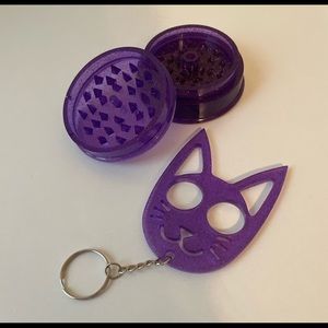 Herb / tobacco grinders